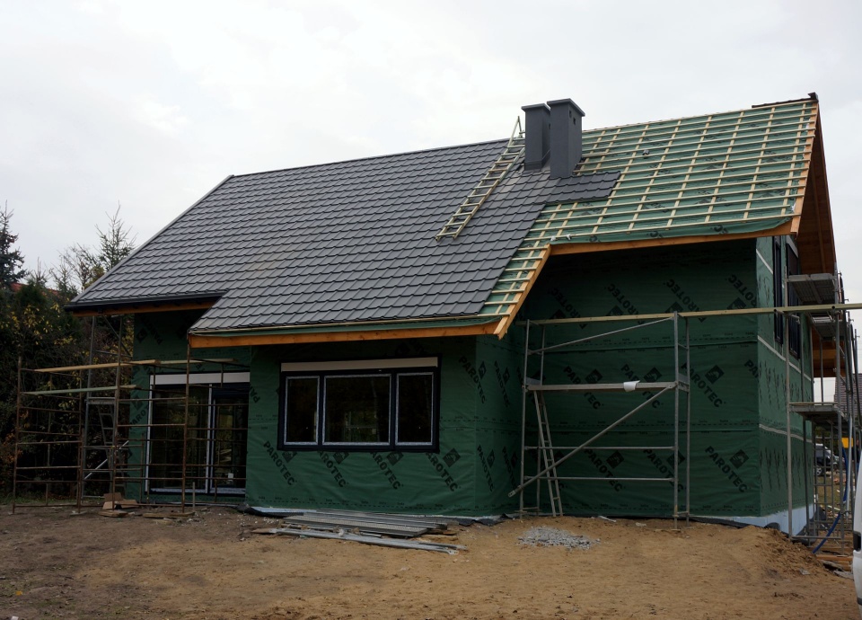 POŁOŻENIE FOLII WIATROIZOLACYJNEJ